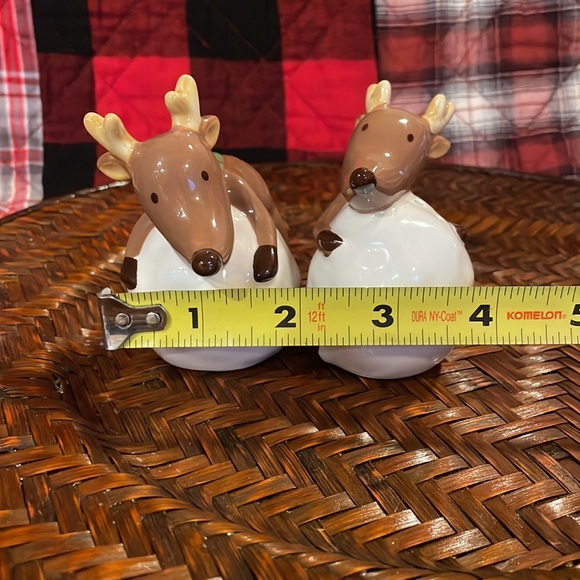Reindeer salt and pepper shakers - Picture 10 of 10